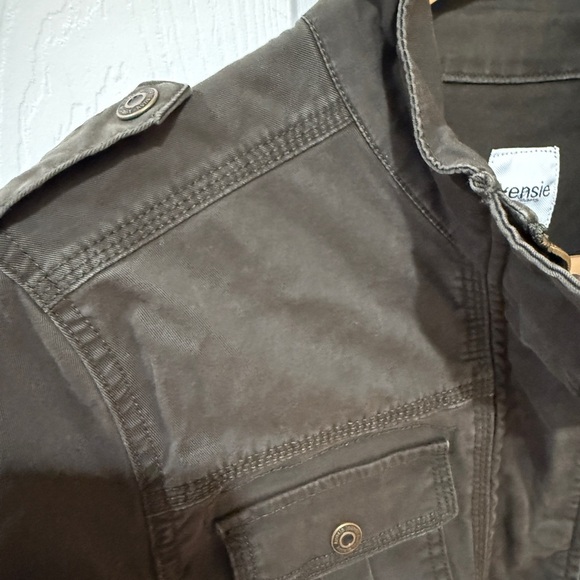 Kensie Green Utility Jacket with Tailored Fit and Epaulettes - Picture 3 of 7